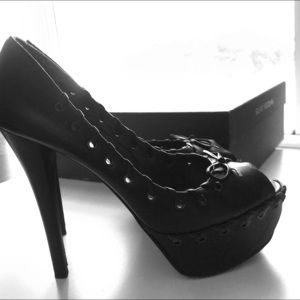 Stuart Weitzman peep toe high platform pumps